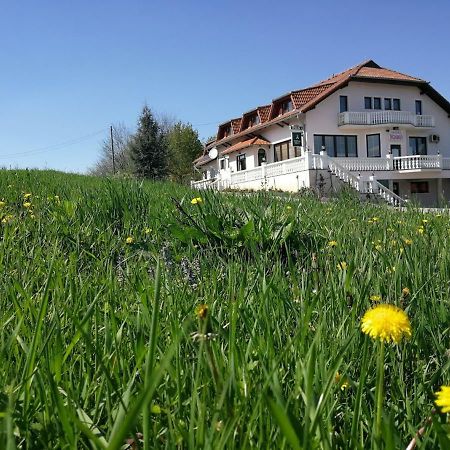 Hotel Kavana I Sobe Monika à Grabrovnik Extérieur photo