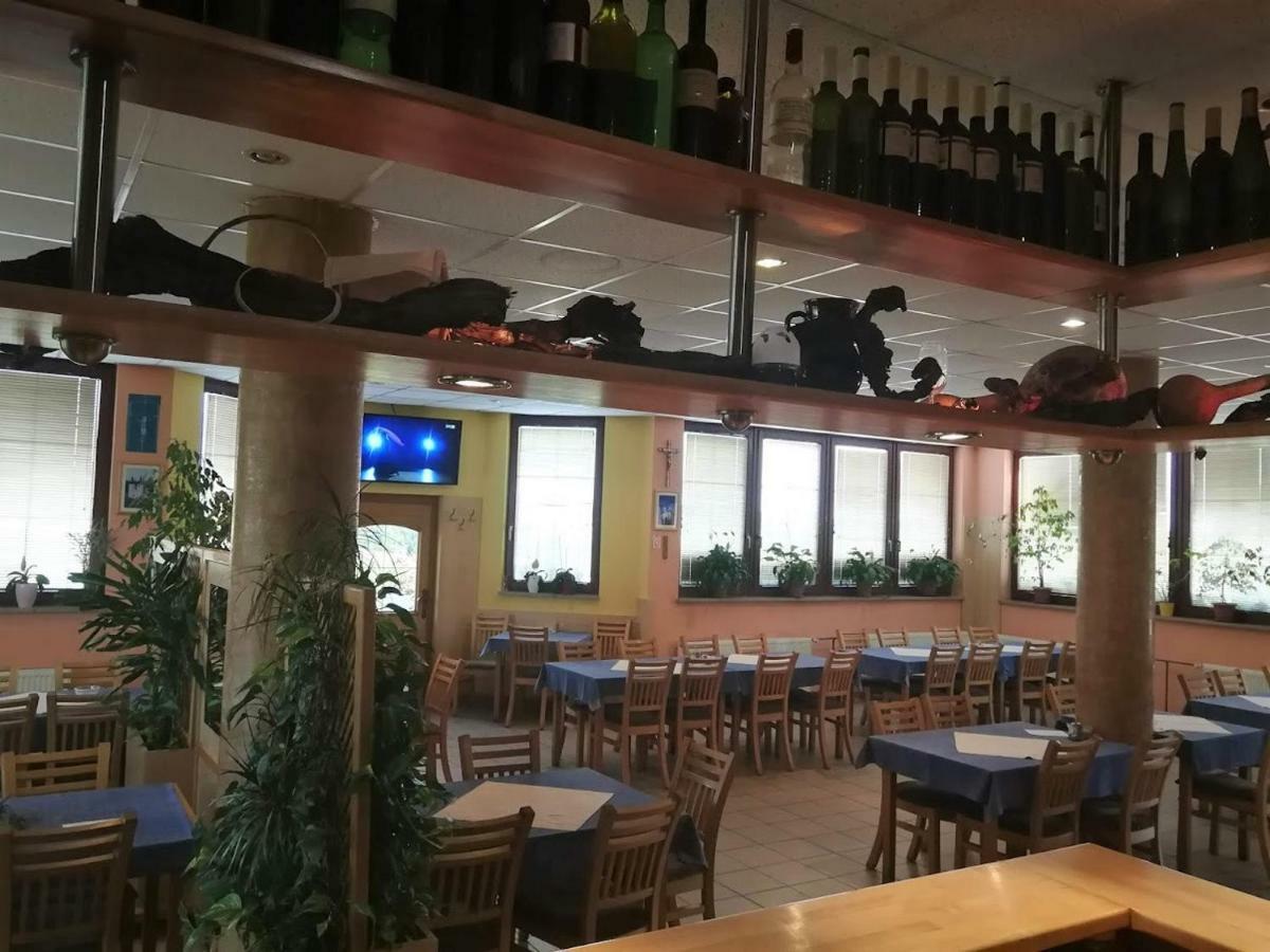 Hotel Kavana I Sobe Monika à Grabrovnik Extérieur photo