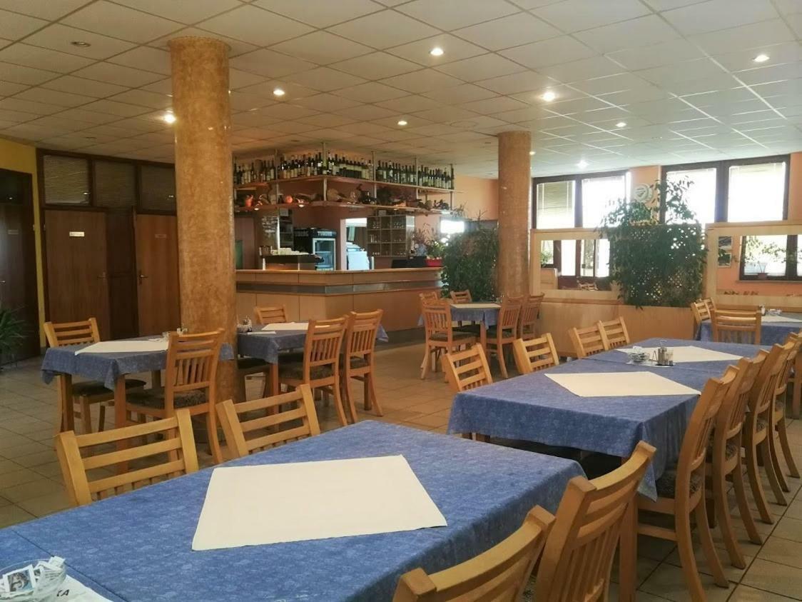 Hotel Kavana I Sobe Monika à Grabrovnik Extérieur photo